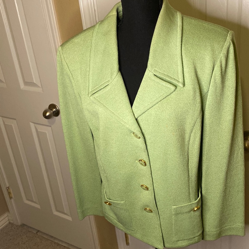 St. John Collection blazer Green enamel buttons size 14. Good condi…